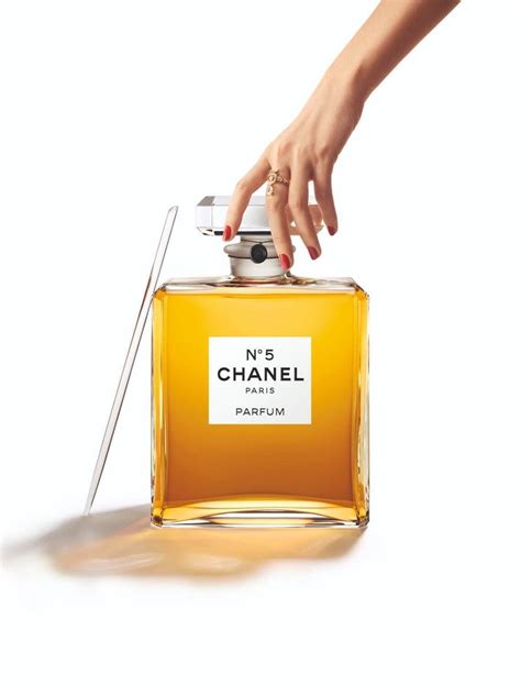 chanel n 5 grosse bouteille|largest Chanel perfume ever made.